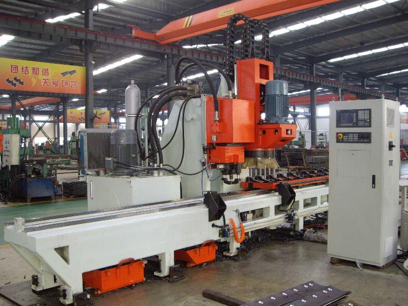 山東拓維機(jī)械制造有限公司，汽車大梁沖，汽車小梁沖，鋼模板沖孔，鋼模板加工設(shè)備，汽車橫梁沖，數(shù)控平板沖孔機(jī)，中厚板數(shù)控沖床，數(shù)控沖鉆復(fù)合機(jī)，汽車縱梁沖，縱梁自動化生產(chǎn)線，中厚板沖割復(fù)合機(jī)，平地機(jī)刀片沖鉆生產(chǎn)線